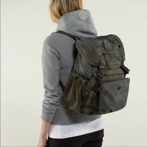 ISO LULULEMON TRAVELING YOGINI RUCKSACK IN CAMO